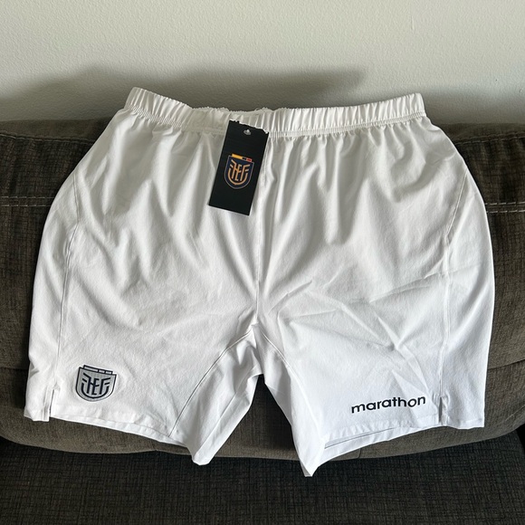 Marathon Authentic Ecuador National Soccer Team White Shorts Men’s Sz XL - Picture 1 of 5